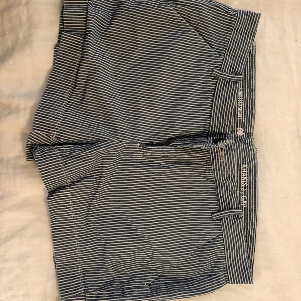 Stripe kaki shorts by Gap size 6